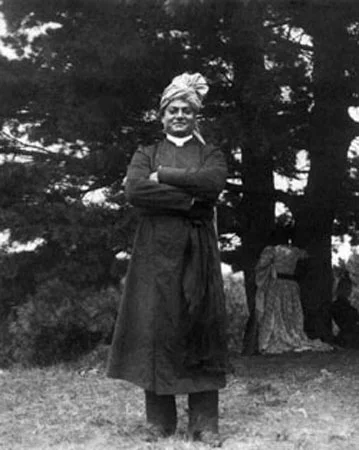 Narendra's Transformation to Swami Vivekananda - A Strong Spiritual Leader 7 Swami Vivekananda